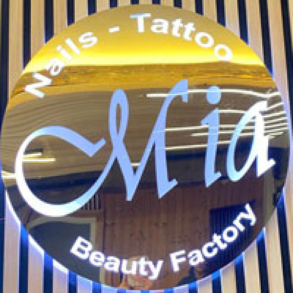 Mia Nails Tattoo